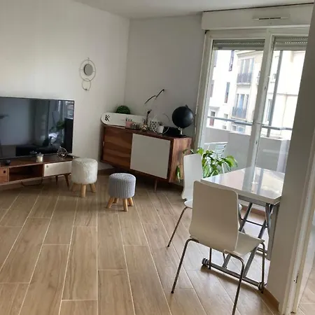 Apartment Apparement Chaleureux Avec Balcon *